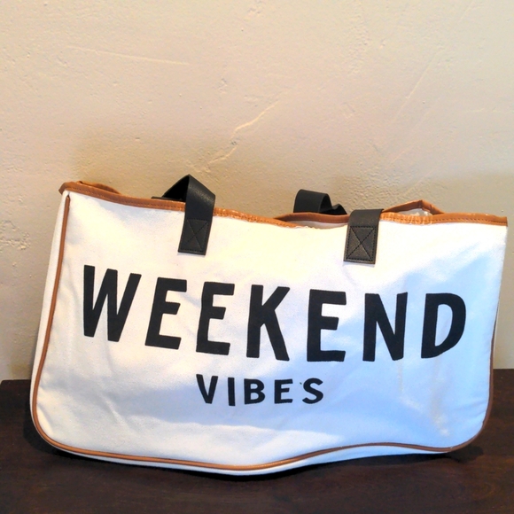 Handbags - NWOT WEEKEND VIBES tote bag, 18"x6"x11"